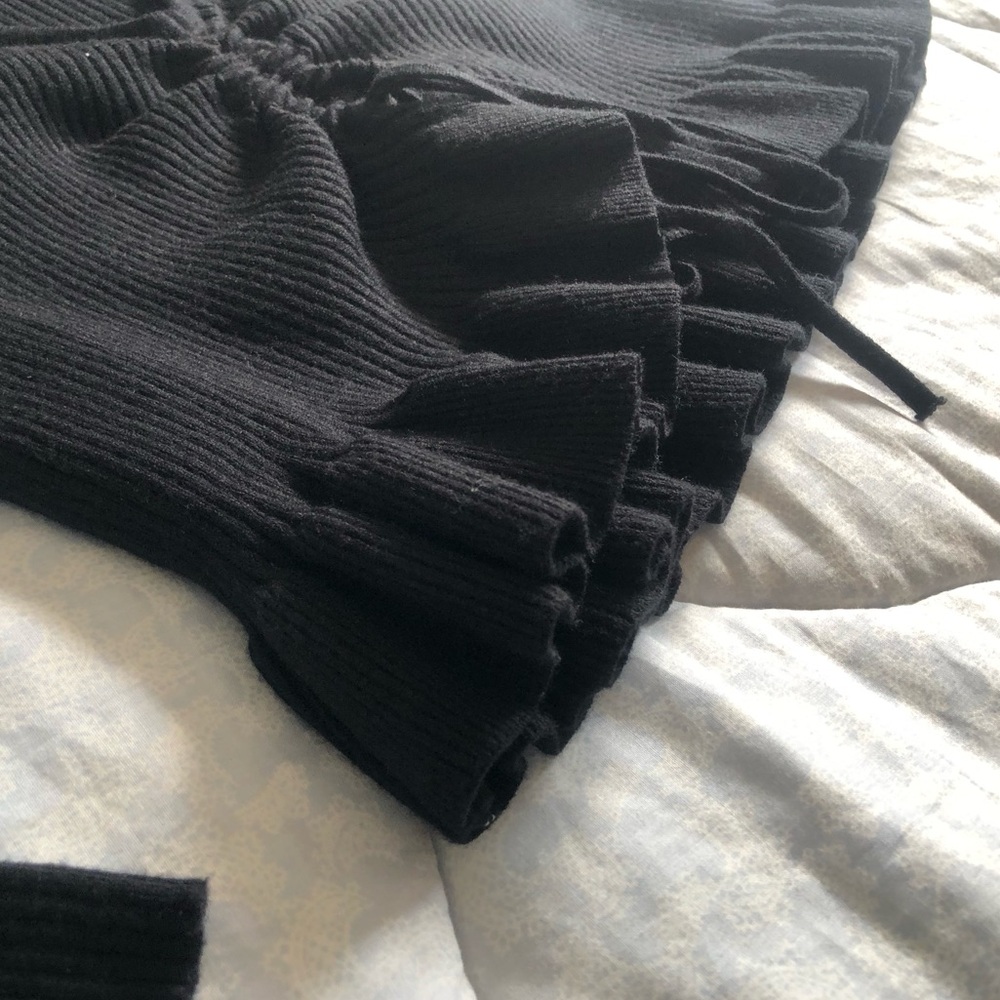 🖤ZAFUL Black Ribbed Ruffle Crop Top Small 🖤 - Picture 6 of 9